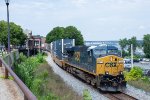 CSX 5270 leads I158 south through Newburgh